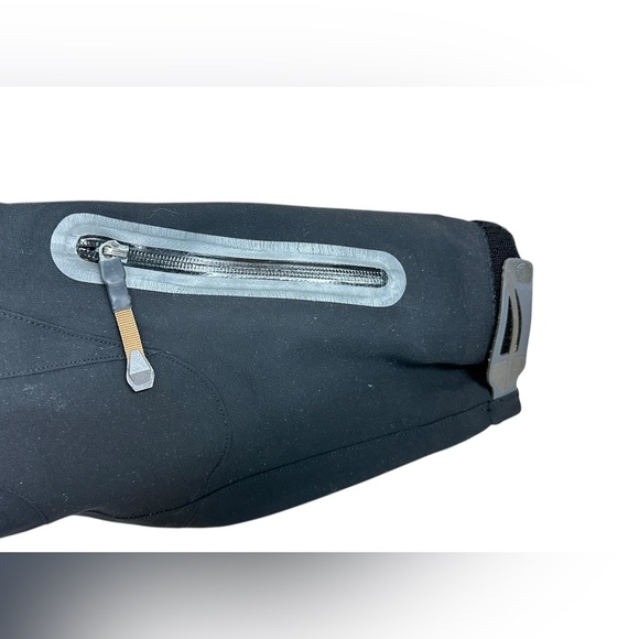 The North Face Summit Series GORE-TEX Soft Shell Jacket - Picture 8 of 13